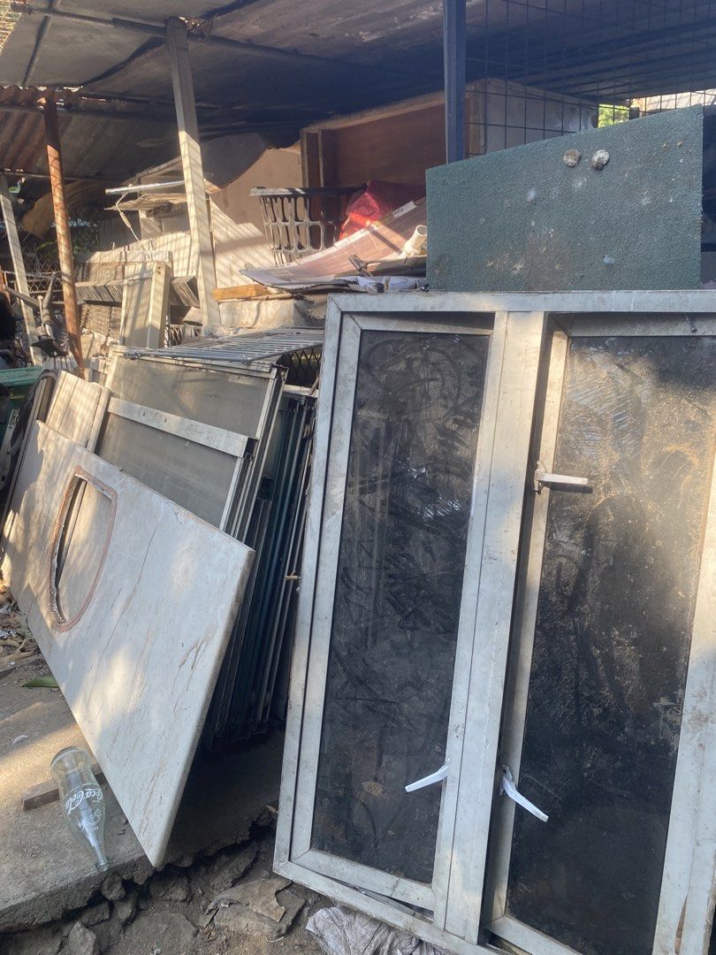 Sliding window (Category: Construction & Building Materials) located in Manila. Submitted by paulineogaya (Listing ID 1430935262, Image 2). Description: Sliding window iba iba presyo dahil iba iba size Loc: candelaria quezon Pwede rin pa manila.