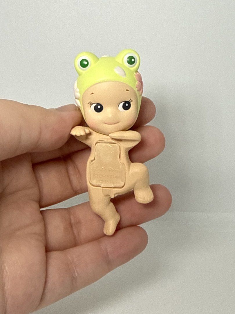 Sonny Angel Hippers Cherry Blossom - Frog (Category: Designer & Blind Box Toys) located in Singapore. Submitted by futarii (Listing ID 1430972689, Image 1). Description: Brand new unused.