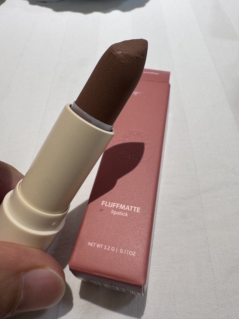 Sunnies Face Fluffmatte Lipstick - Nudist (Category: Makeup) located in Cainta. Submitted by littlemissvietnam (Listing ID 1430887939, Image 1). Description: Sunnies Face Fluffmate [Weightless Modern Matte Lipstick] Nudist.