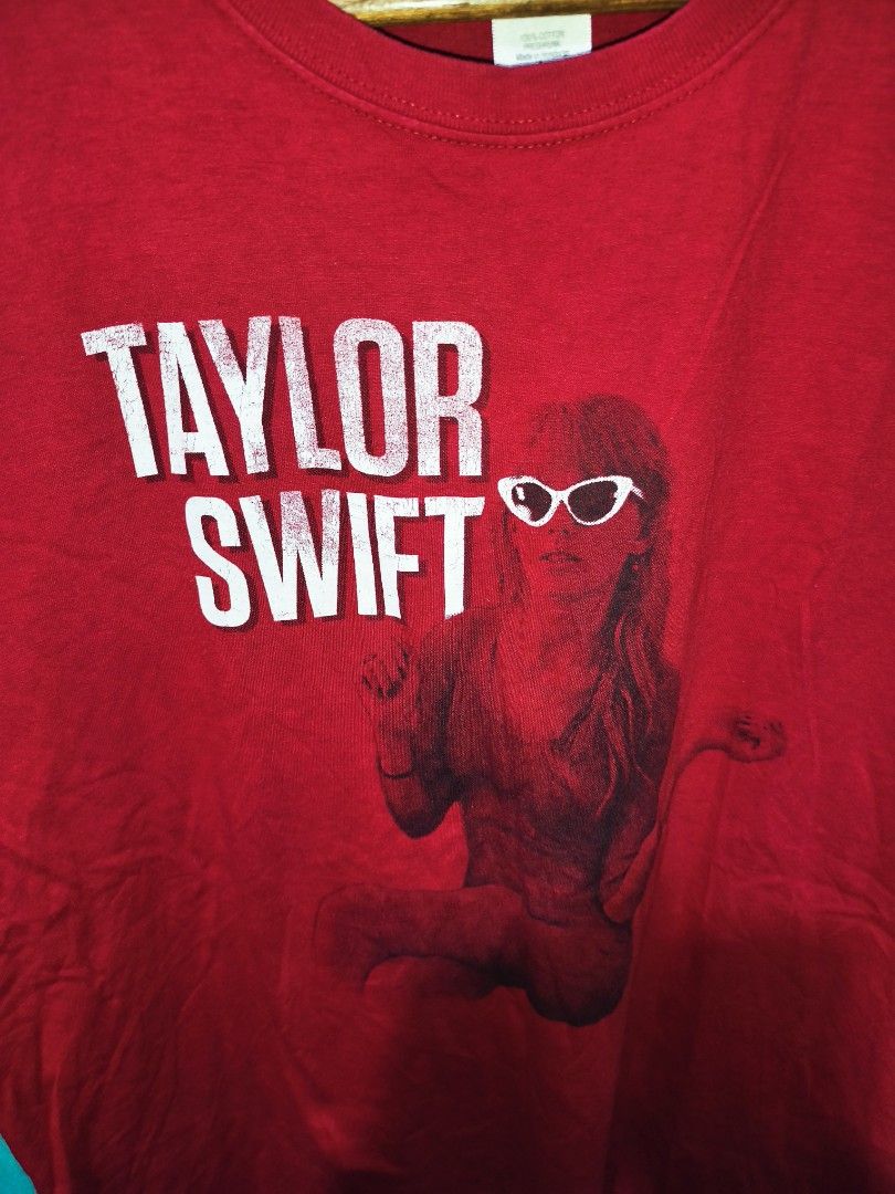 Taylor Swift tour t-shirt (Category: Tshirts & Polo Shirts ) located in Las Pinas. Submitted by _jomar (Listing ID 1430948505, Image 2). Description: Excellent condition No issue Dimes 22x29 No back Hit.