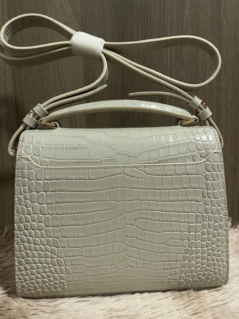 Sale! Two-way Bag in Beige Croc (Category: Shoulder Bags) located in Mandaluyong City. Submitted by bagsetalbyjas_09 (Listing ID 1430910778, Image 2). Description: .