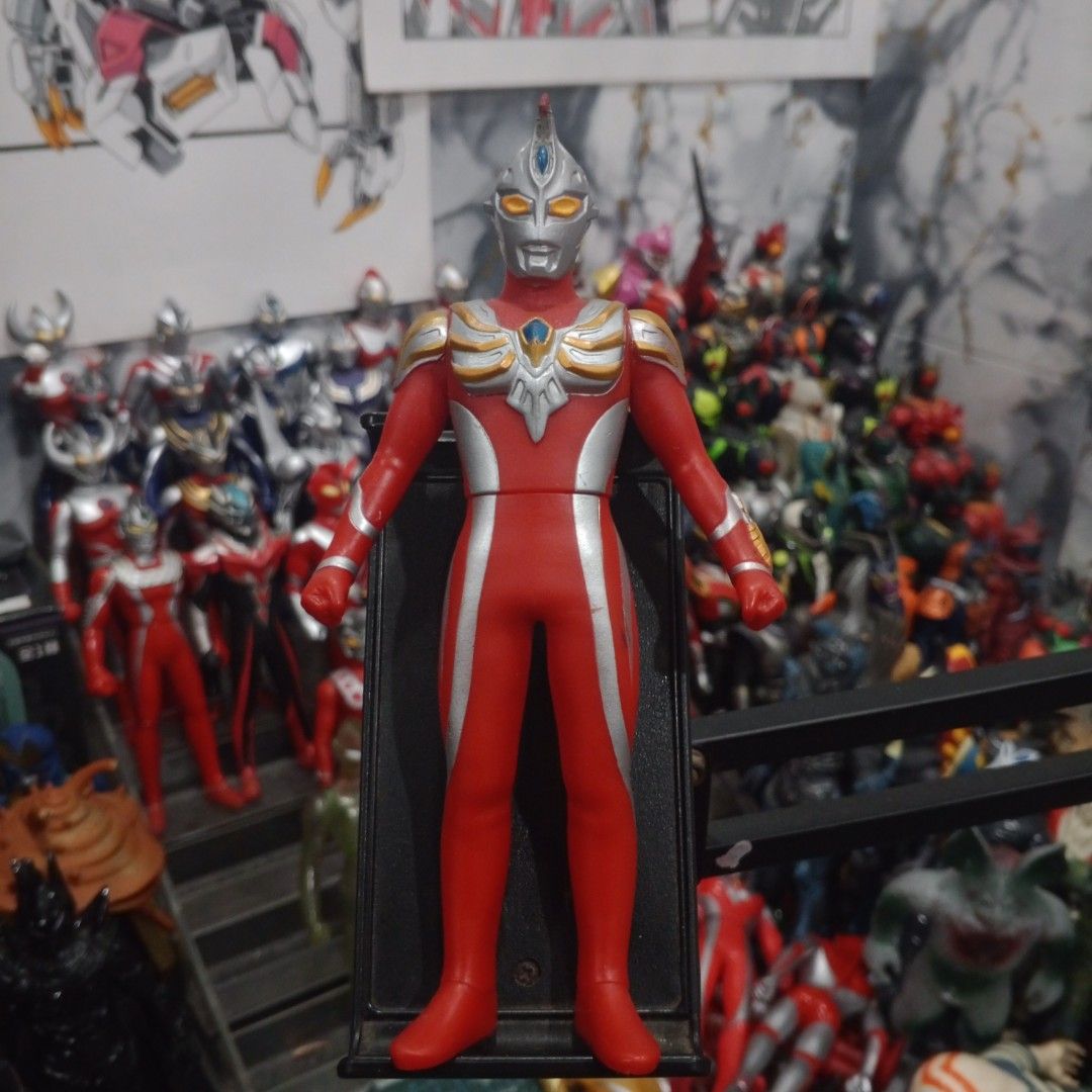 Ultraman Max sofubi (Category: Figurines & Statues) located in Johor Bahru. Submitted by izu_collection (Listing ID 1430972951, Image 1). Description: ✨WANT TO SELL✨ 🌿 SOFUBI 6.5INCH NAME: ULTRAMAN MAX✅ CONFIRM 7/10✅ VERSION:2009✅ Defect pada slugger hadapan BERMINAT BOLEH DM HARGA SUDAH TERMASUK POSTAGE ✅✅.