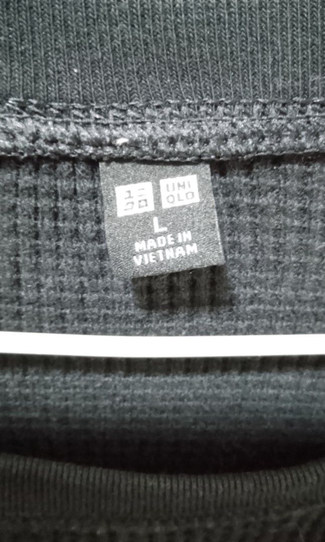 UNIQLO Black Semi-Quilted Sweater (Category: Coats, Jackets and Outerwear) located in Taguig. Submitted by flidethechemist (Listing ID 1430802949, Image 3). Description: Got it as a gift, but I didn't really use it since I don't wear black. I also have this in cream! 📏 Measurements: 📍Shoulder width: 44 cm 📍Arm length: 55 cm 📍Arm width: 22 cm 📍Body length: 65 cm 📍Body width: 55 cm 🔨 Material: 📍Made of 60% Cotton and 40% Polyester. 💃 Style