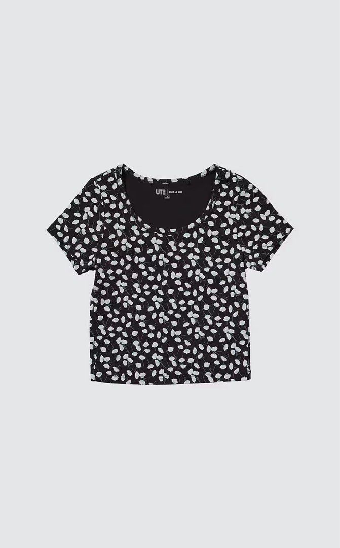 Uniqlo Blouse (Category: Blouses) located in Talisay. Submitted by kuronuma (Listing ID 1430846828, Image 1). Description: - crop top - super comfy - barely used - Gcash / BPI.