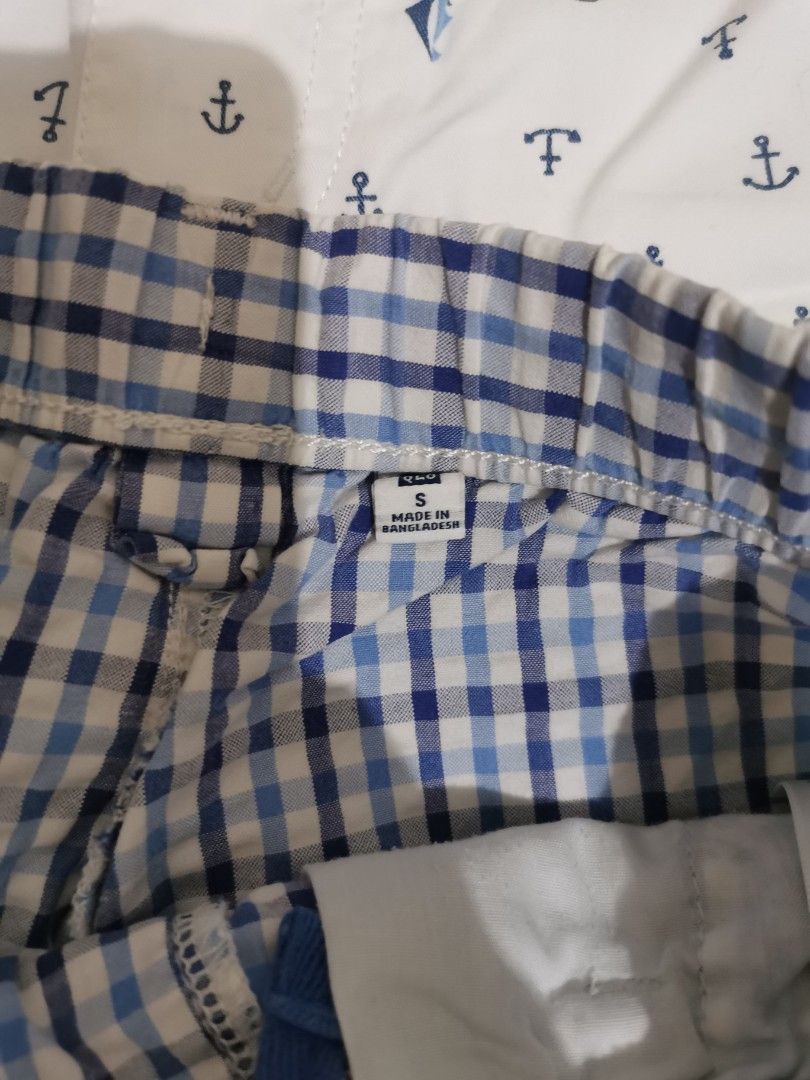 Uniqlo size small for kids (Category: Babies & Kids Fashion) located in Quezon City. Submitted by declutter68112 (Listing ID 1430843749, Image 2). Description: 100 each Size small For 4 to 7 years old.