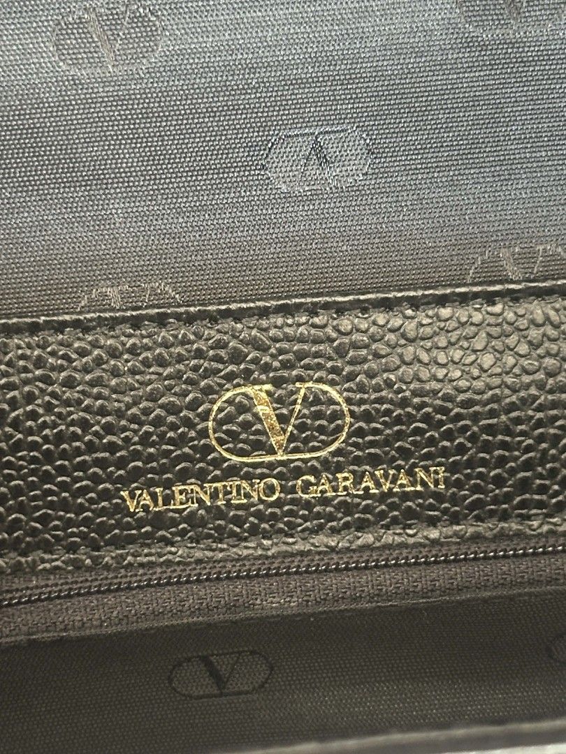 Valentino Garavani Black Handbag (Category: Luxury Bags & Wallets) located in Caloocan City. Submitted by thon0806 (Listing ID 1430808767, Image 3). Description: Vintage valentino only sign of used.