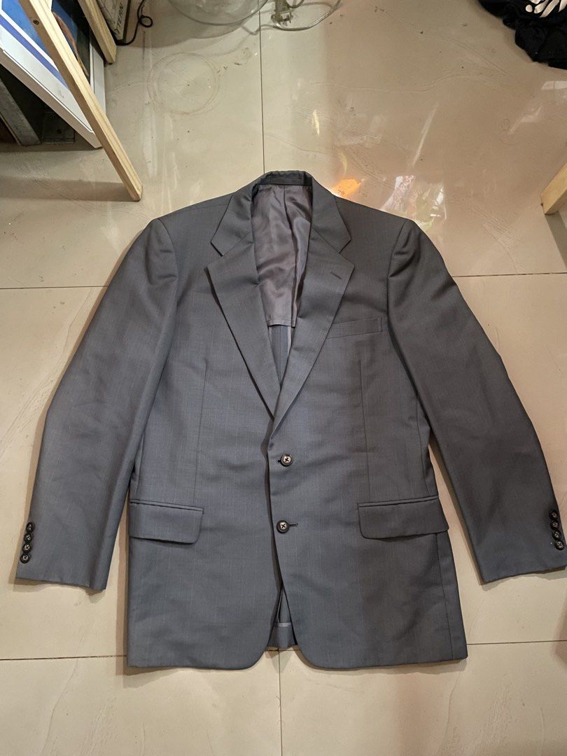 Vintage Burberry Coat (Category: Coats, Jackets and Outerwear) located in Malaybalay. Submitted by morphment (Listing ID 1430878359, Image 1). Description: 31Lx21w 24 sleeves Add sf 120 Mindanao jnt Gcash.