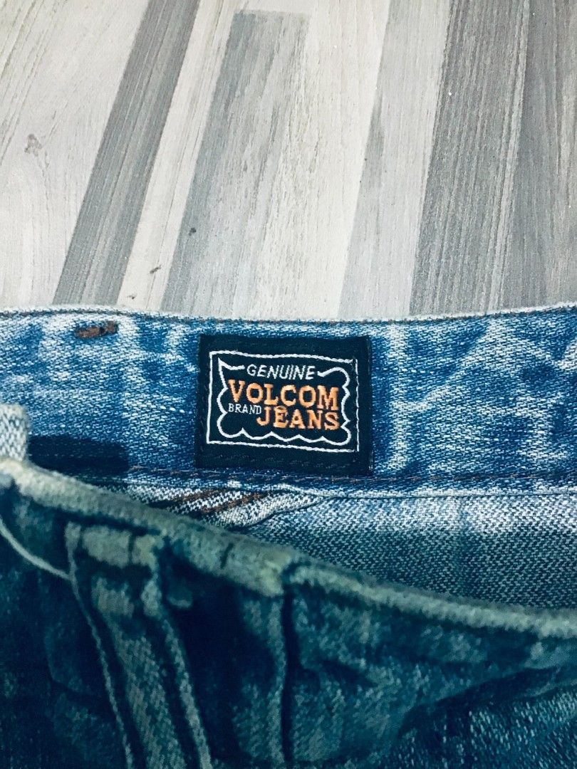 Volcom Jeans W32 L32 (Category: Jeans) located in Manila. Submitted by wavviest (Listing ID 1430957505, Image 3). Description: 9/10 Quality .