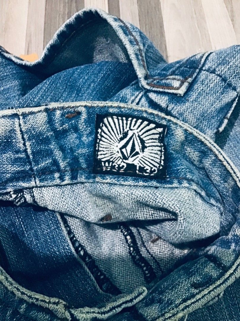 Volcom Jeans W32 L32 (Category: Jeans) located in Manila. Submitted by wavviest (Listing ID 1430957505, Image 2). Description: 9/10 Quality .