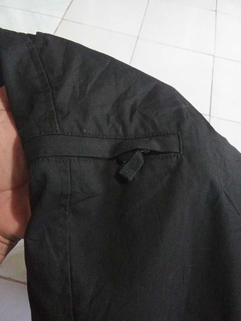 Workwear pants uniqlo (Category: Joggers) located in Tagbilaran City. Submitted by nomsojyara49223 (Listing ID 1430834118, Image 3). Description: .