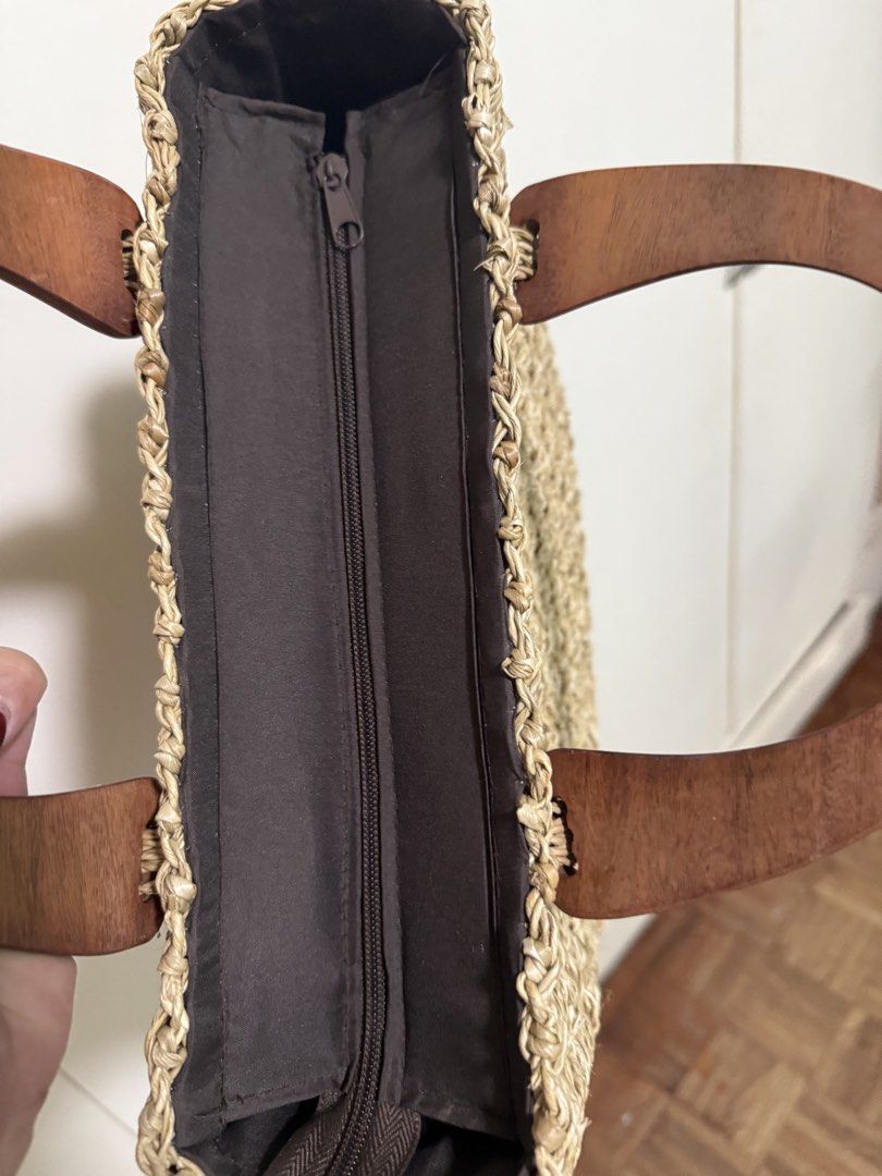Woven Beach Bag Wooden Handle (Category: Beach Bags) located in San Carlos City. Submitted by achisfinds (Listing ID 1430917533, Image 2). Description: Brand new Sturdy wooden handle Handwoven material Made locally in the Philippines.