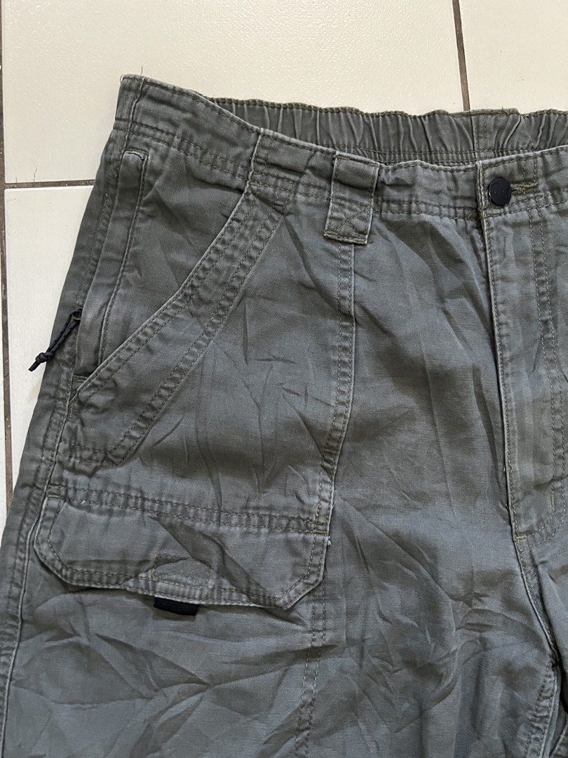 Wrangler cargo short (Category: Shorts) located in Cavite. Submitted by thriftsource.ph (Listing ID 1430881556, Image 3). Description: .