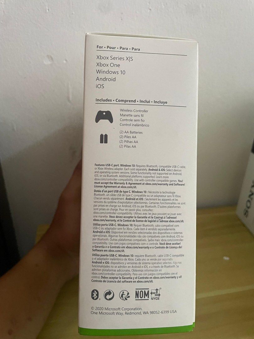 Xbox Controller (Category: Other Mobile & Gadget Accessories) located in Ampang. Submitted by tsyaomar (Listing ID 1430852313, Image 1). Description: Condition 10/10 Jarang pakai. Kurang 2 minggu. boleh tengok depan2 based Ampang, Selangor Harga beli RM259. Jual RM200 boleh nego.