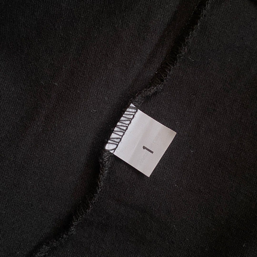 YZY BULLY Spellout Black Tee (Category: Tshirts & Polo Shirts ) located in Valenzuela. Submitted by 8899locker (Listing ID 1430977136, Image 2). Description: ID: YZY BULLY Spellout Black Tee Price: P1,500 Size: 1 / S Dimensions: 20” Width x 25” Length All sales are final..