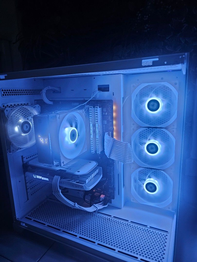 Gaming PC - RTX 4060, Ryzen 5 3600421519569254492161