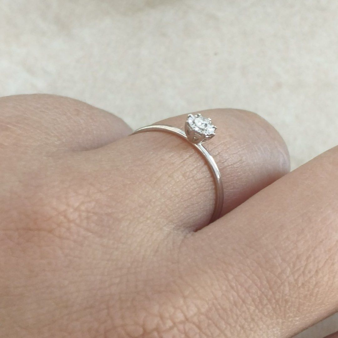 18k Diamond Ring 0.08ct 1g (Category: Rings) located in Taguig. Submitted by sshyn_08 (Listing ID 1431015701, Image 2). Description: size 6.5.
