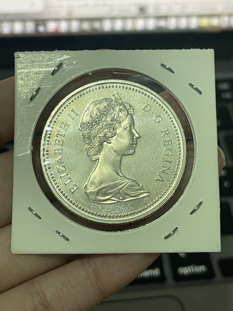 1972 One Dollar Elizabeth Canada Silver Coin (Category: Currency) located in Manila. Submitted by banene_poteto (Listing ID 1431129060, Image 2). Description: .