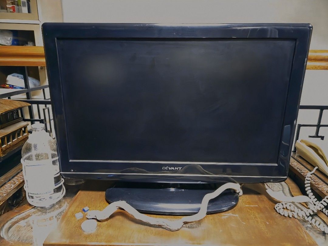 32 inch Devant TV (Category: TV) located in Marikina City. Submitted by mutesolis (Listing ID 1431097272, Image 1). Description: A 32 inch LED Devant TV that still works perfectly. .