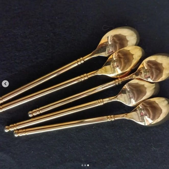 5pcs Hoya Gold plated teaspoons (Category: Dinnerware & Cutlery) located in Quezon City. Submitted by mrsincognito (Listing ID 1431178891, Image 3). Description: 5pcs Hoya Gold plated teaspoons.