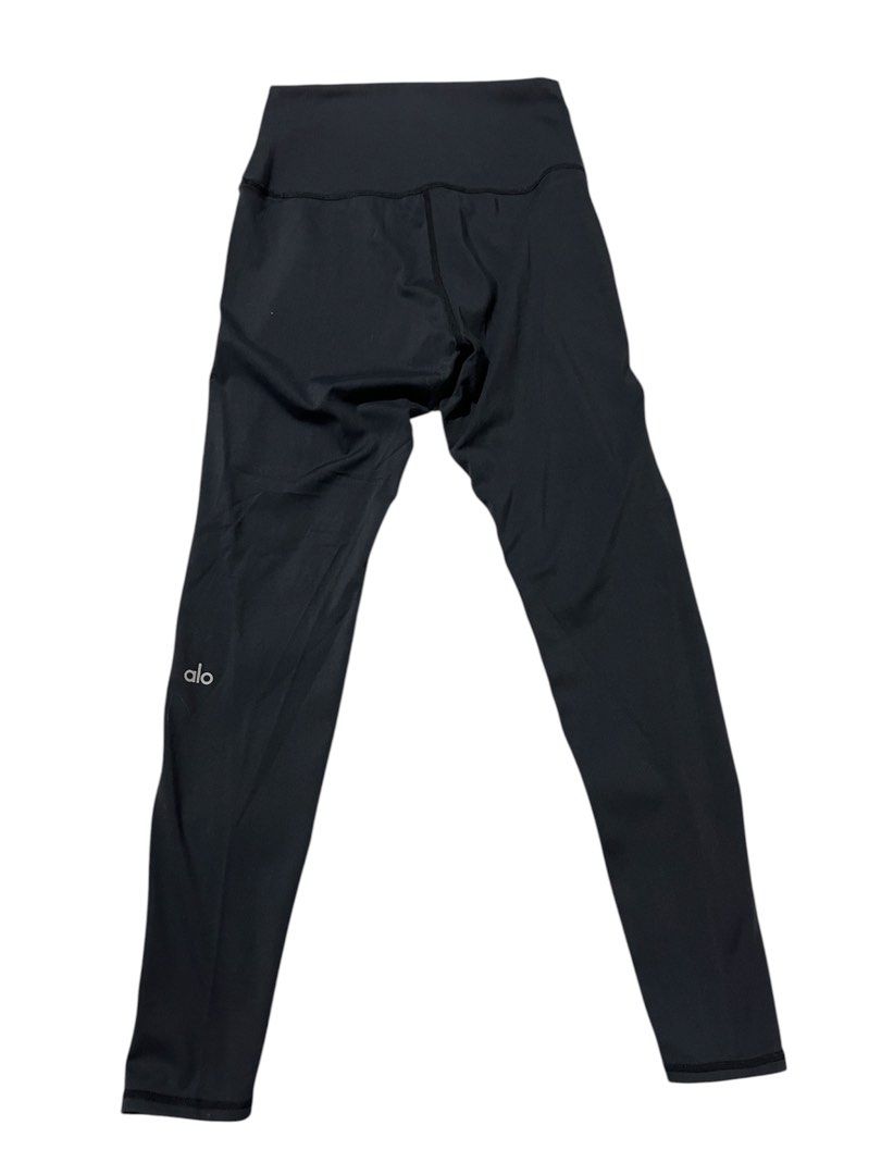 Alo leggings small / medium (Category: Activewear) located in Iba. Submitted by xooperfindslb (Listing ID 1431108647, Image 3). Description: Alo airlift Cut tags na quality is like new Purple - medium - available 1280 Black - small - available 1,680 ( not sure if airlift but usually airlift are shiny yung tela. And shiny naman na magaan) No issue not sure if issue yung walang tahi yung dulo ng purple- pls see last pic Wala naman po tastas. Pinaba