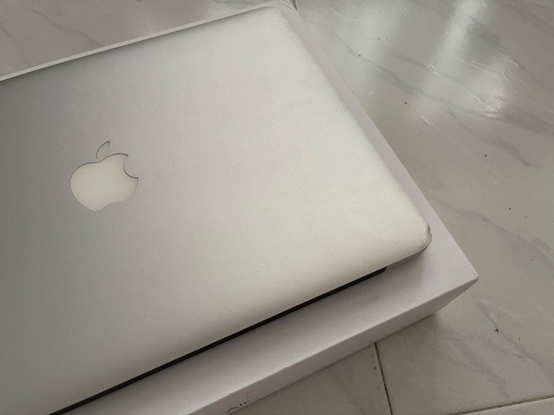 Apple MacBook Air 13-inch504567495026944004