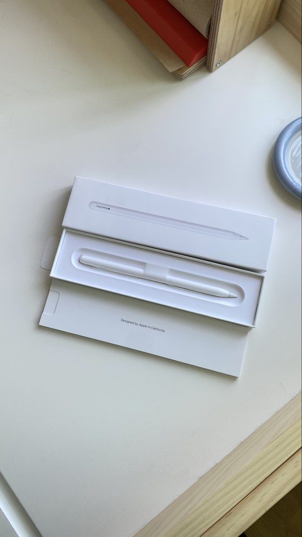 Apple Pencil Pro (Category: Other Mobile & Gadget Accessories) located in Manila. Submitted by issabellagver (Listing ID 1431161586, Image 1). Description: RFS: Not compatible with my iPad Gen. Boxed opened and never used (aside from trying to connect to the device) Comes with original box MoP: Bank Transfer or GCash Please message if you have any questions!.