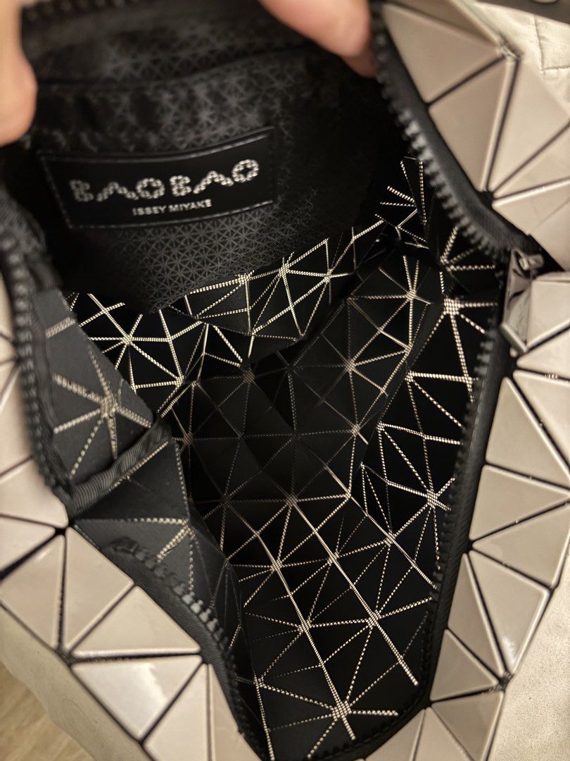 Bao Bao Issey Miyake Baguette Medium (Category: Luxury Bags & Wallets) located in Manila. Submitted by sabsab8 (Listing ID 1431013492, Image 2). Description: Preloved. 100% original. Also recently bought from Carousell, but i dont get to use much. Has light signs of usage as can be seen in pics. Dimensions also in pics. No more inclusions. Mop: gcash Del: pickup c/o buyer Loc: mandaluyong.