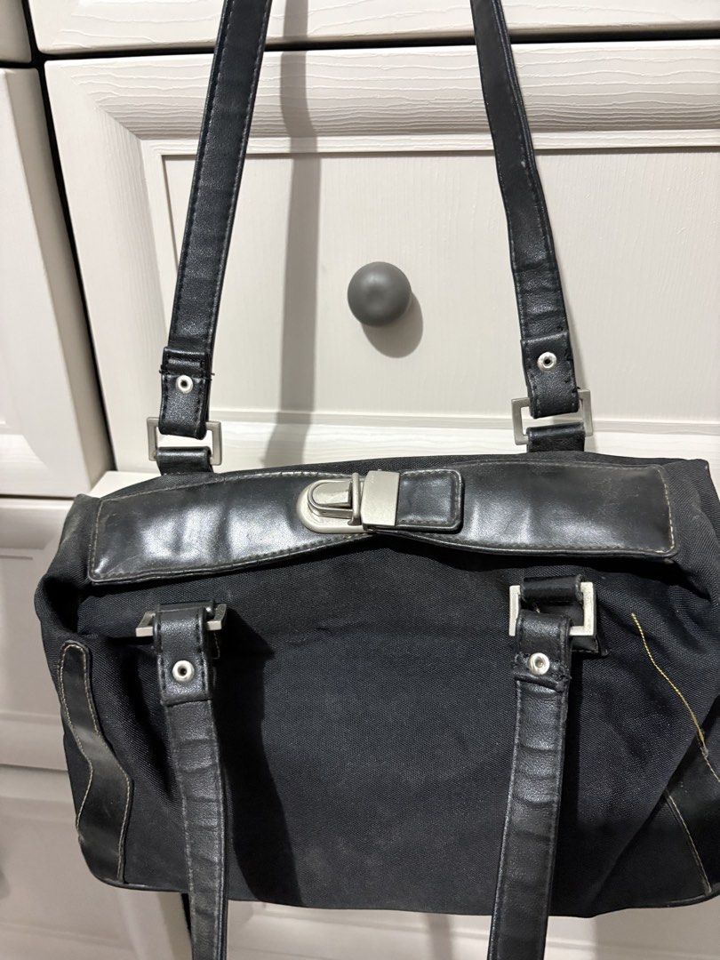 Black Handbag with Silver Accents (Category: Luxury Bags & Wallets) located in Manila. Submitted by jama_20 (Listing ID 1431161587, Image 3). Description: .