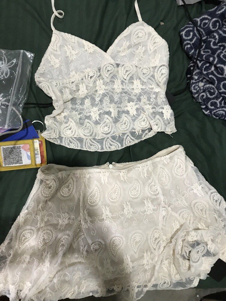 Blackbough (Category: Sets or Coordinates) located in Manila. Submitted by blckbgh (Listing ID 1431028137, Image 3). Description: Original price is 2600 top only and another 2600 for the bottom selling it as pair for 2600.