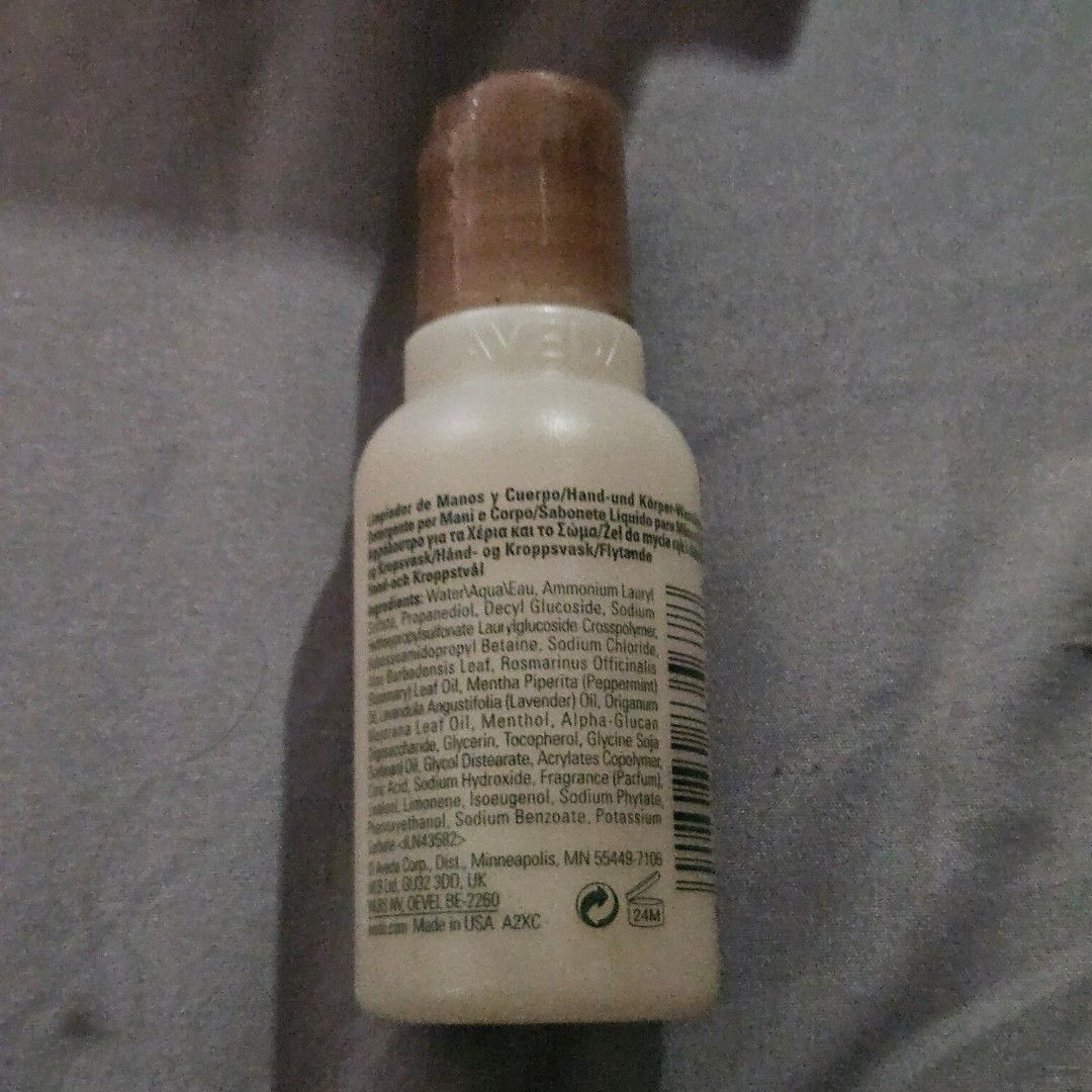 Body Wash (Category: Bath) located in Manila. Submitted by smartluxeph (Listing ID 1431087524, Image 1). Description: ✨ AVEDA Rosemary Mint Hand & Body Wash (50 mL) ✨ 💄 Brand: Aveda 🧴 Product: Rosemary Mint Hand & Body Wash 📦 Size: 50 mL 💯 Condition: BNEW / unused 🌿 Scent & benefits: • Refreshing rosemary + peppermint aroma • Invigorates and awakens the senses • Gently cleanses without drying • Leaves skin feeling cool and refreshed 💎 Why y