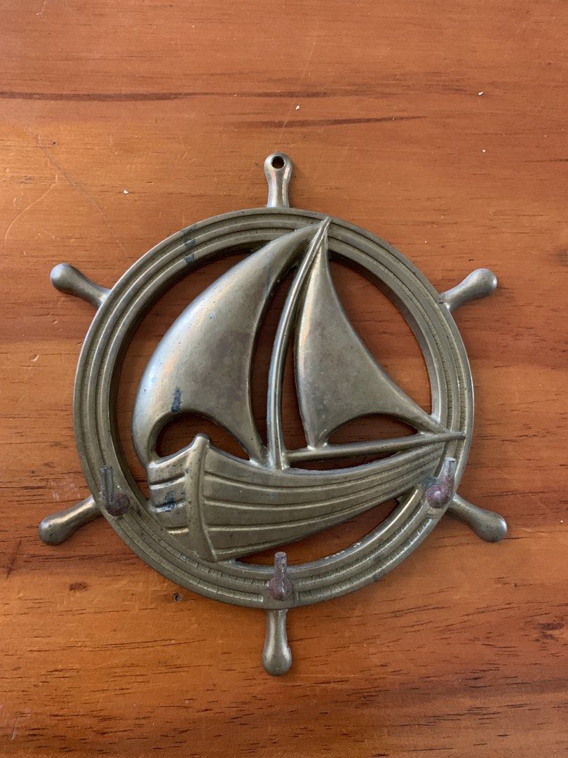 Brass Key Holder (Category: Wall Decor) located in Mandaue City. Submitted by james52 (Listing ID 1431014103, Image 3). Description: This is 5 inches in diameter made of brass with 3 hooks.