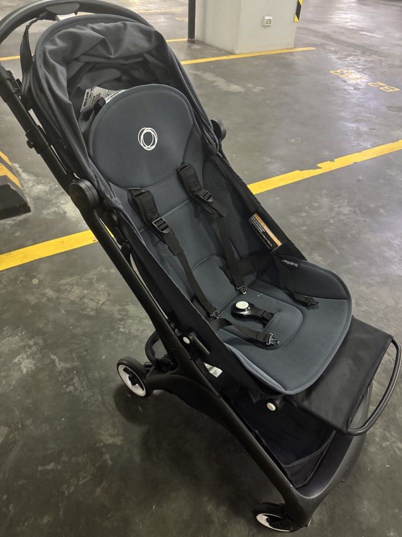 Bugaboo Butterfly 1 Stroller Handle Bar and Seat Pad (Category: Strollers) located in Pasay City. Submitted by lizj88 (Listing ID 1431072139, Image 2). Description: Bugaboo Butterfly 1 Green - P21k Freebie: bumper Blue - P20k Freebie: extra BLUE seat inlay No defects Check all you want RFS: 2 kids are grown ups, no need na.