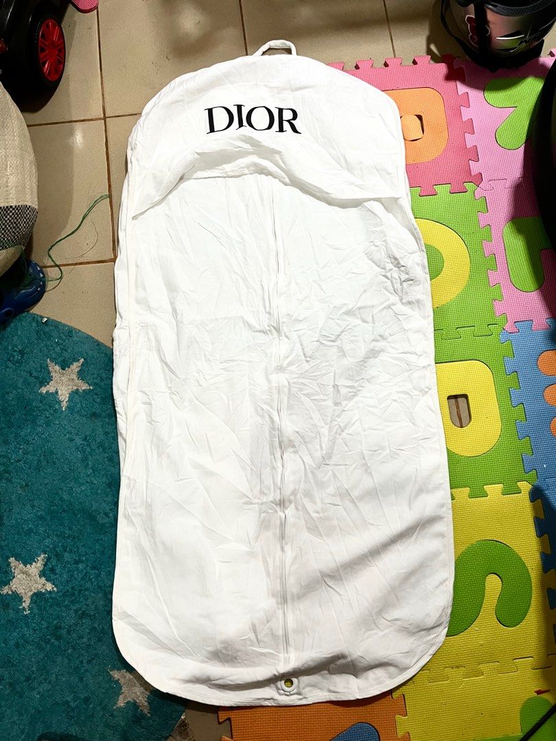 BUNDLE 2 PCS DIOR GARMENT BAG (Category: Luxury Bags & Wallets) located in Cagayan de Oro. Submitted by prelovedukayukaybags423 (Listing ID 1431065158, Image 2). Description: .