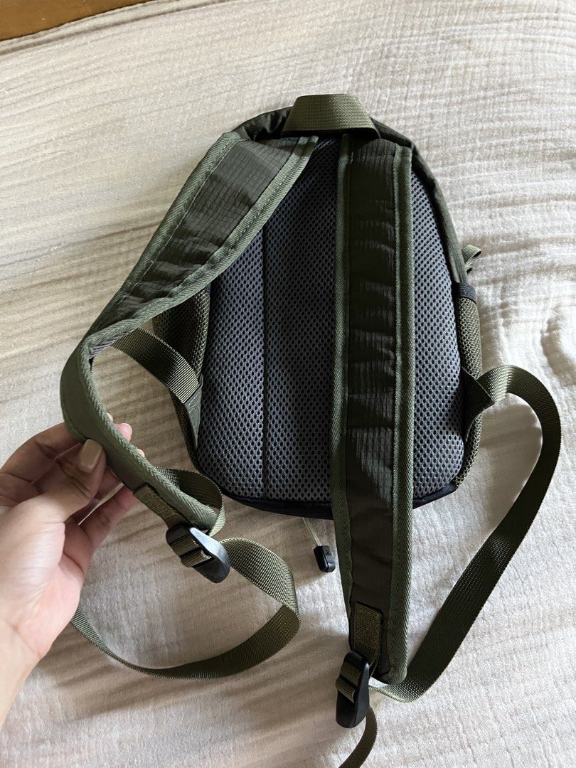 Camel 10L Lightweight Green Hiking Daypack (Category: Backpacks) located in Makati City. Submitted by wind.earth.fire (Listing ID 1431012193, Image 2). Description: CAMEL Hiking Bag. Brand new :) RFS: Ended up needing a bigger one. This is perfect for those who only bring jug, camera, phone, towel, and snacks during a trek/hike. No lowballing please. Bought this for 600+ and this is still brand new..