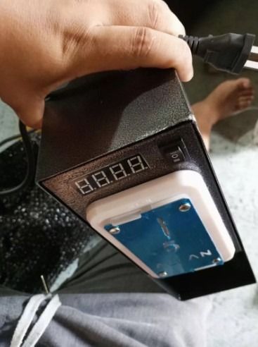 Carwash Vendo Machine (P5 - Single Assembly) (Category: Sunglasses & Eyewear) located in Pasay City. Submitted by mcalfoforo (Listing ID 1431107396, Image 3). Description: Details: ✅ Halos bago – wala pang 1 month nagamit ✅ Fully working – walang issue, tested ✅ Tumatanggap ng P5 coins ✅ Single assembly – ready to use ✅ Perfect for negosyo (carwash setup) Reason for selling: (optional – lagay mo kung gusto mo) 📌 Inclusions: Buong unit (vendo mac