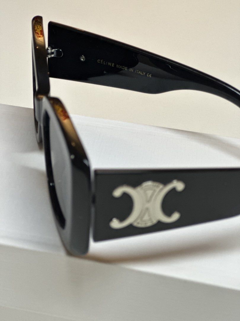 Celine Rectangular Sunglasses (Category: Sunglasses & Eyewear) located in Kuala Lumpur. Submitted by concreteiD (Listing ID 1431021313, Image 2). Description: Unisex Celine sunglasses brand new condition .