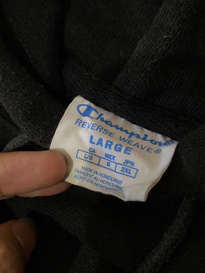 Champion (Category: Hoodies) located in Antipolo. Submitted by lukedd (Listing ID 1431027577, Image 2). Description: Champion Script reverse weave complete tags 25x28 large - xl issue: minimal usage sa bandang tali hindi halata.