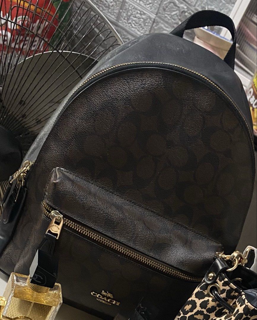 Coach Signature Backpack (Category: Luxury Bags & Wallets) located in Manila. Submitted by declutterwithpeanut (Listing ID 1430891965, Image 1). Description: .