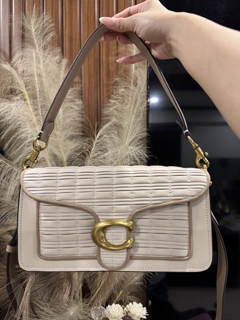 Coach Tabby 26 Shoulder Bag (Category: Luxury Bags & Wallets) located in Las Pinas. Submitted by sircsarchives (Listing ID 1430993357, Image 2). Description: Personal preloved// I’m declutterring .