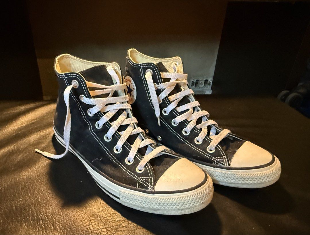 Converse Chuck Taylor All Star High Top Black (Category: Sneakers) located in Quezon City. Submitted by thedanielandre (Listing ID 1431015573, Image 1). Description: Lightly Used SIZE: (Last picture for reference) Mens 9 Womens 11 UK 9 EUR 42.5 (.