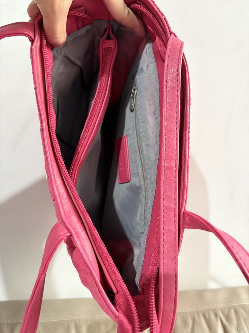 Cosé Pink Tote Bag (Category: Tote Bags) located in Manila. Submitted by jama_20 (Listing ID 1431161337, Image 3). Description: .