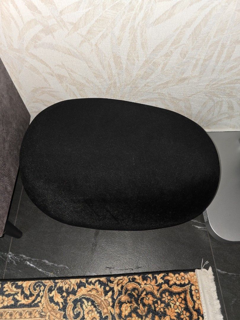 Egg Stool477700028756152320