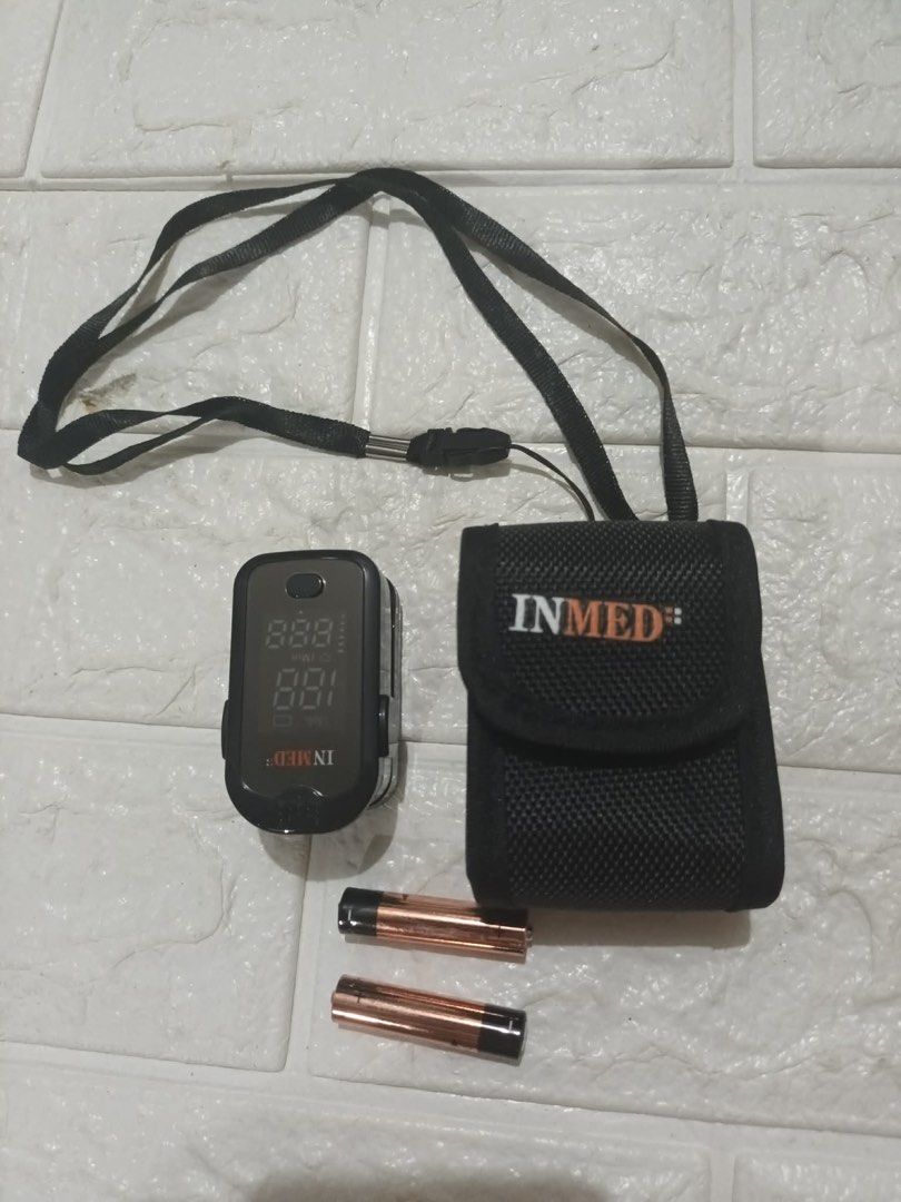 Fingertip Pulse Oximeter (free sf) (Category: Medical Supplies & Tools) located in Antipolo. Submitted by chaeramia (Listing ID 1431172157, Image 1). Description: good as new battery included free sf via J&T.
