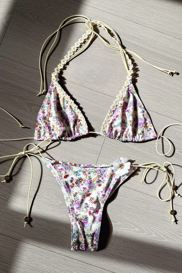 Floral Bikini Two Piece Swimsuit (Category: Bikinis & Swimsuits) located in Bulacan. Submitted by blairdecluttering (Listing ID 1417260634, Image 3). Description: .