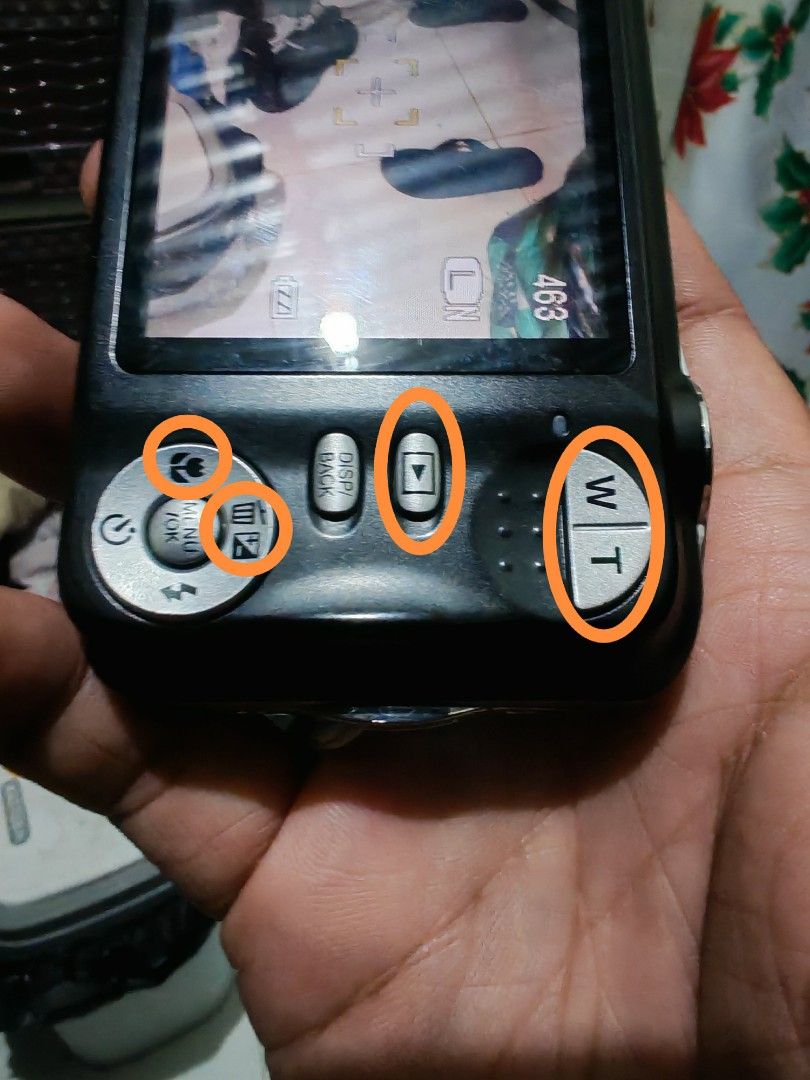 Fujifilm Digital Camera 16MP (Category: Cameras) located in Daet. Submitted by jemotovlog28 (Listing ID 1431085677, Image 2). Description: Yung mgaay circle na buttons sa second photo hindi gumagana🥲 Makinis pa yun lang issue. pm for sample shots..