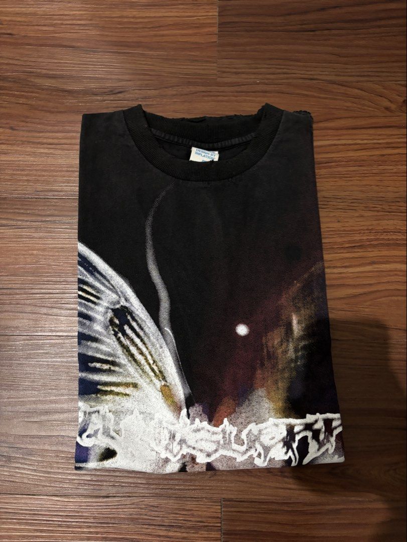 Graphic Tshirt Black Size L (Kategori: Atasan) berada di Depok. Dikirim oleh fiorelloaffandi (ID iklan 1431150562, Gambar 3). Deskripsi: Graphic Tshirt Black Size L Preloved.