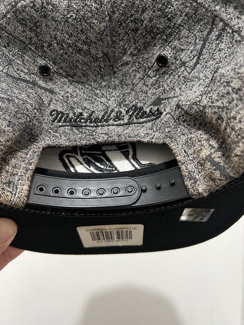 Grey Mitchell and Ness Los Angeles Lakers Snapback (Category: Caps & Hats) located in Pasig City. Submitted by ichronicshop (Listing ID 1431158576, Image 3). Description: Mitchell and Ness Los Angeles Lakers Snapback Grey issue is yellowing near threads. other than that sobrang ganda at collectible nito for Lakers collectors ₱2,000 0NLY ‼️ Condition: Used, but in good condition 📌 Payment: Bank transfer, GCash, Cash. 📌 Rosario , Pasig pick-up 🙂