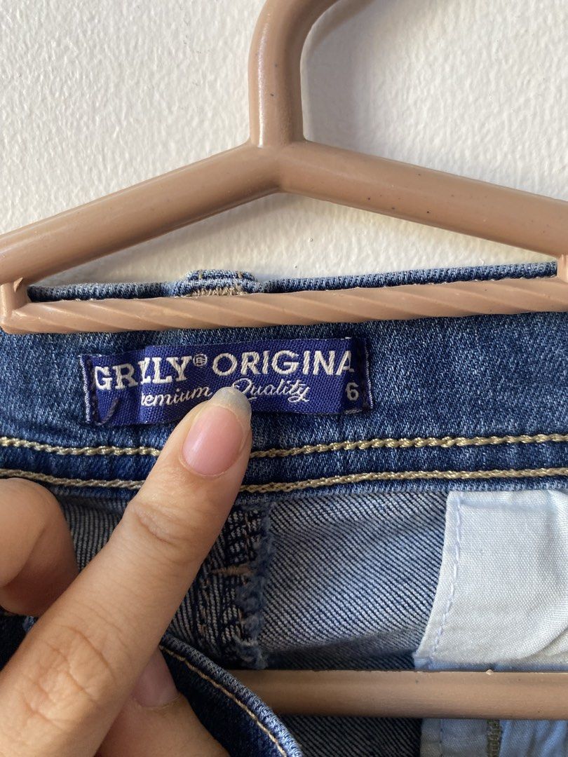 Grizzly Original Denim Shorts - 30 (Category: Shorts) located in Paranaque City. Submitted by livefire_87f850 (Listing ID 1430990961, Image 3). Description: Brand: Grizzly Size: Size 6 (30) Color: Navy Blue Issue: None Condition: Good condition Payment: GCash payment Delivery: Lalamove or J&T.