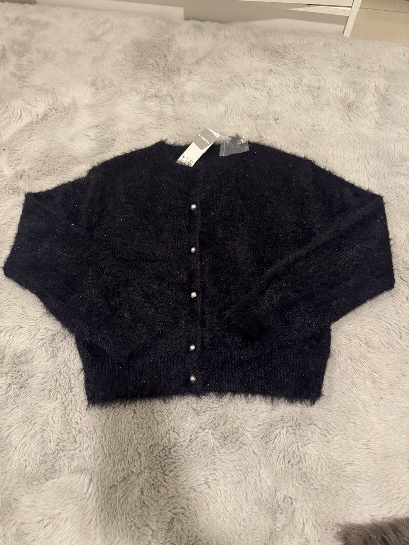 GU Black Pearl fluffy Button Cardigan (Category: Coats, Jackets and Outerwear) located in Manila. Submitted by thepixieposse (Listing ID 1431014414, Image 1). Description: Brand new from japan.