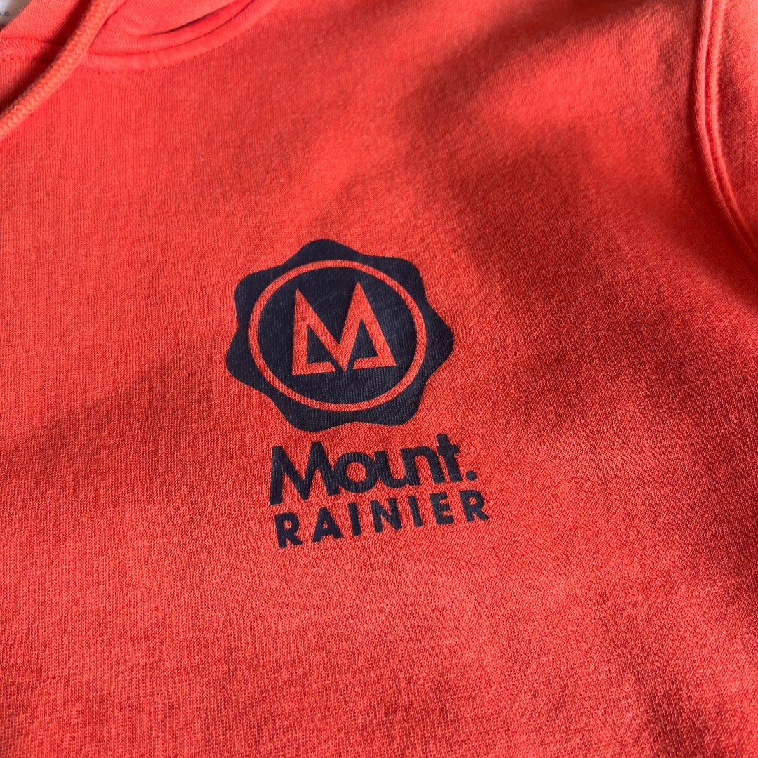 H&M Mount Rainier Hoodie (Category: Coats, Jackets and Outerwear) located in Quezon City. Submitted by maxmax_ (Listing ID 1431076614, Image 2). Description: Check photos for condition.